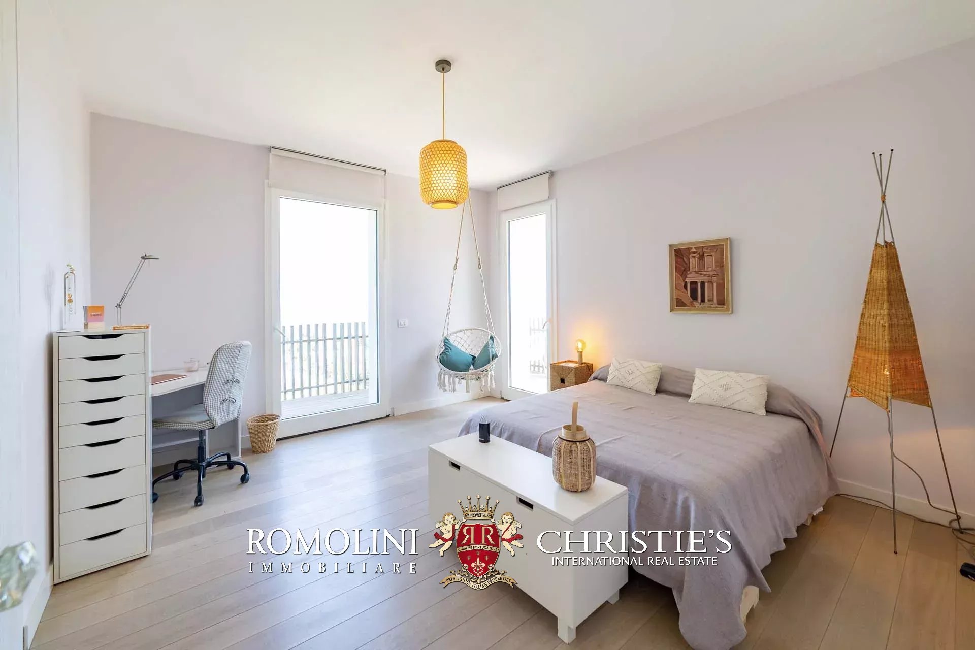 6 Bedroom Villa/Townhouse's Image 64