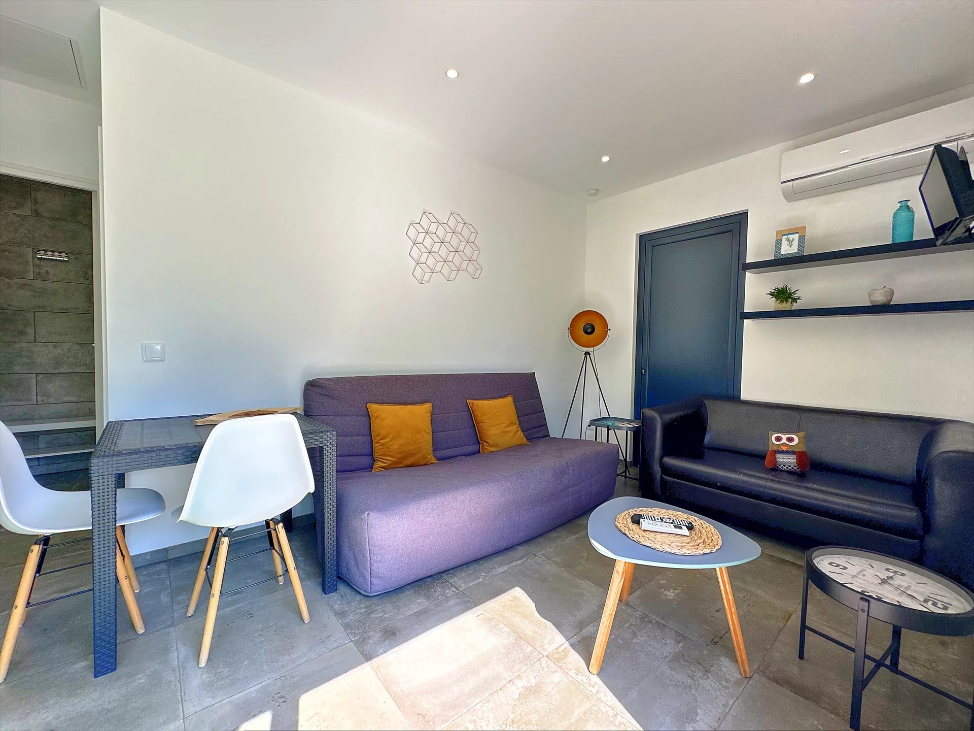 House in Regusse - Image 5