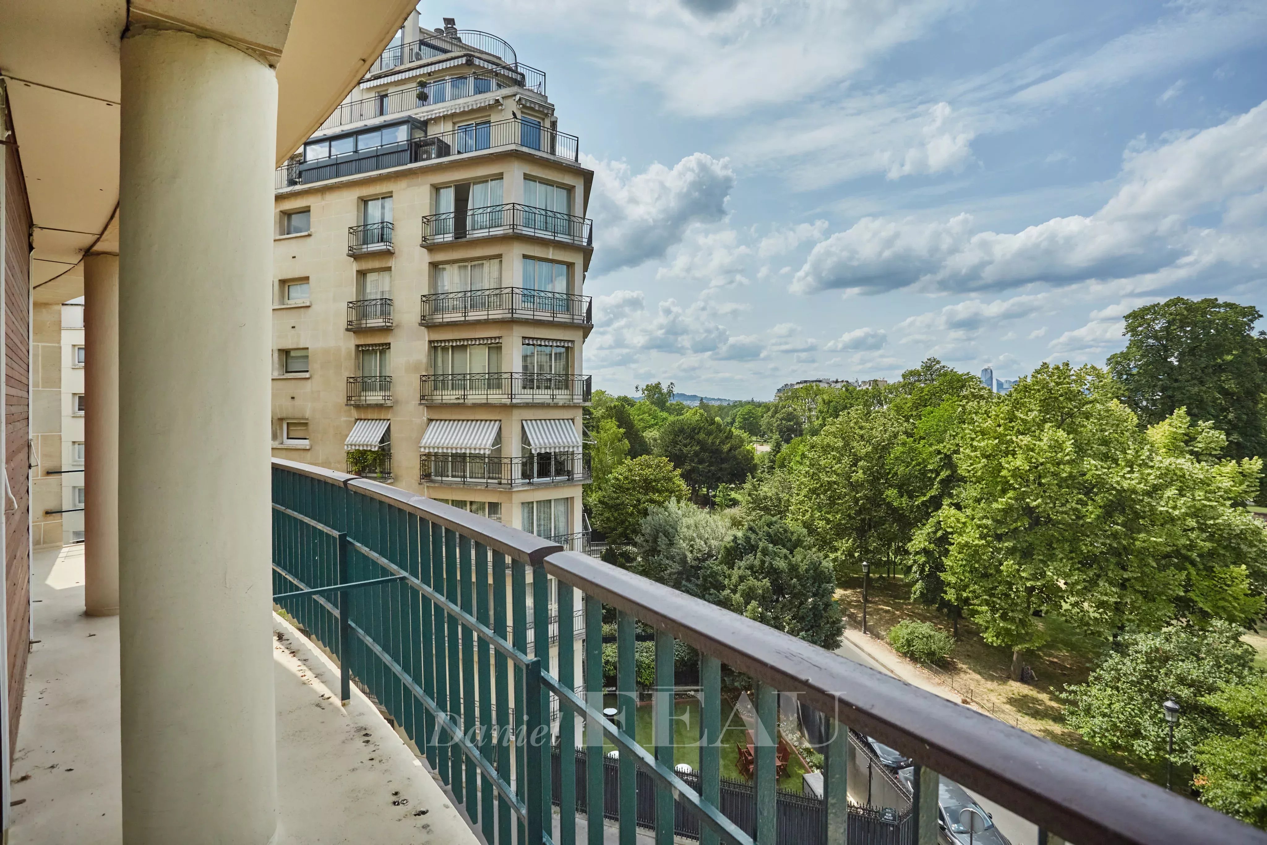 Sale Apartment Paris 16th