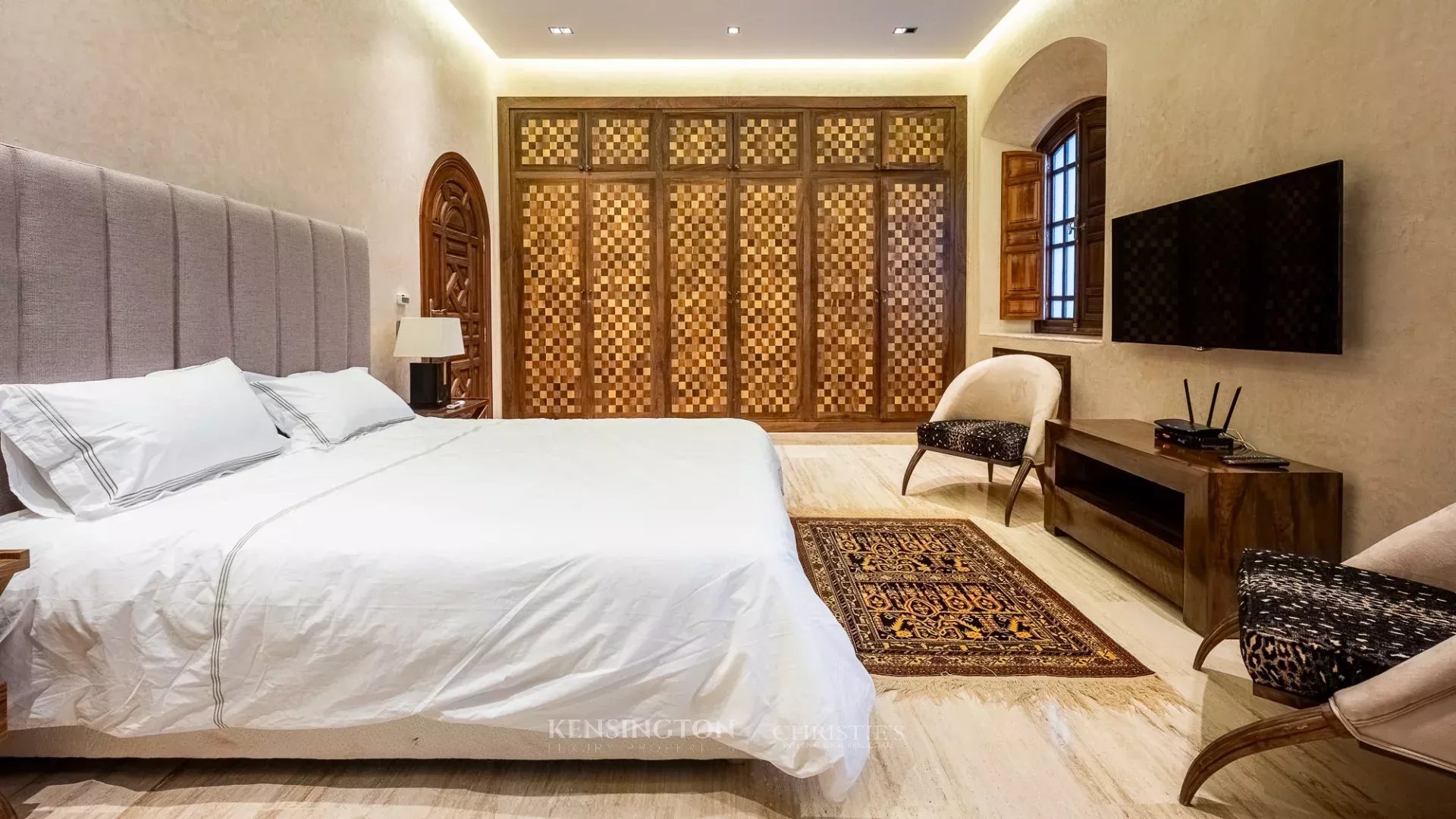 6 Bedroom Villa/Townhouse's Image 16