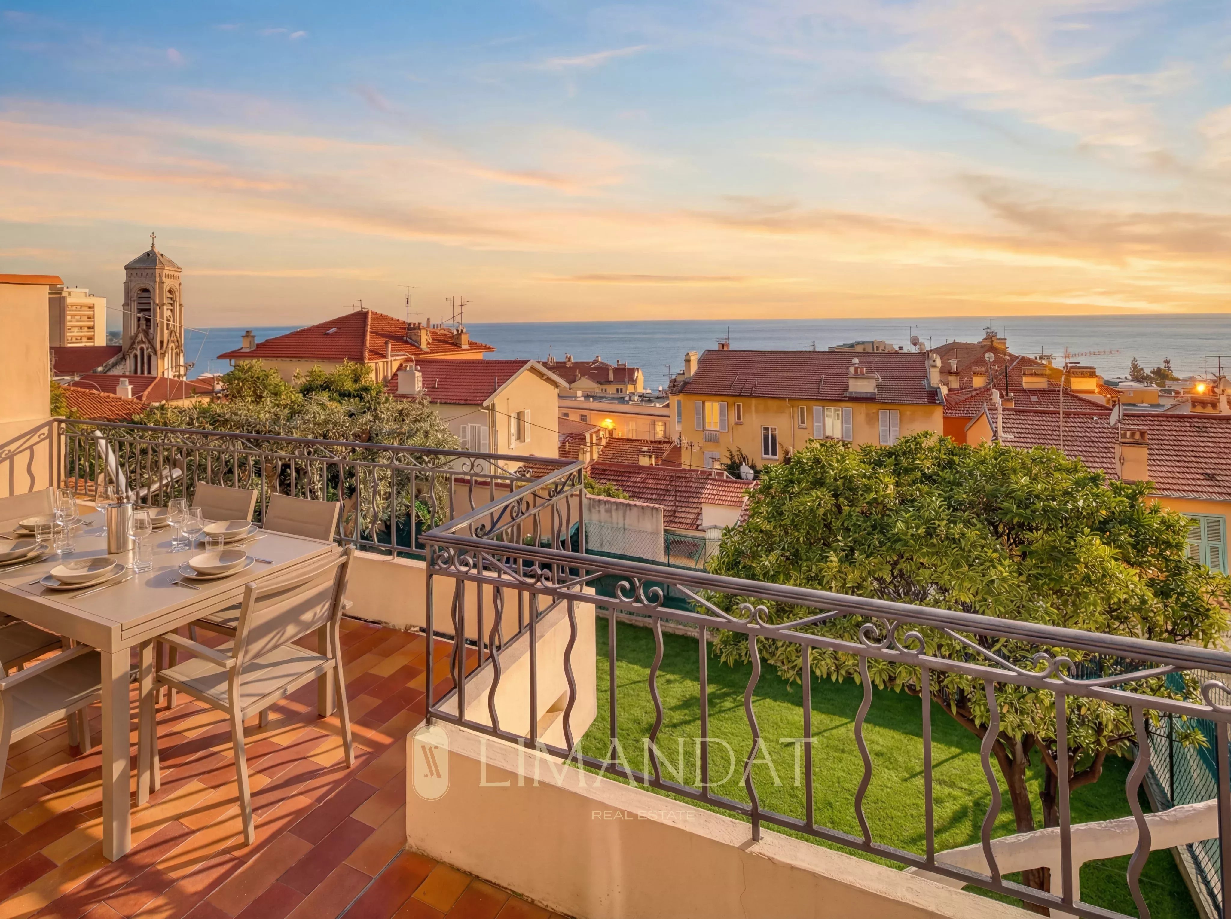 BEAUSOLEIL – Vue Monaco, Maison de charme 88 m2  garage 21 m2, jardin, terrain 200 m2