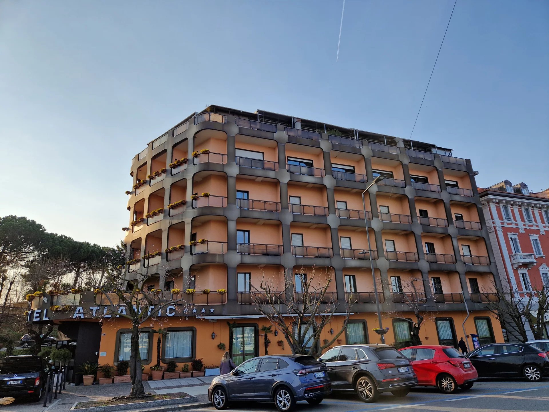 Hotel for sale in the center of Arona