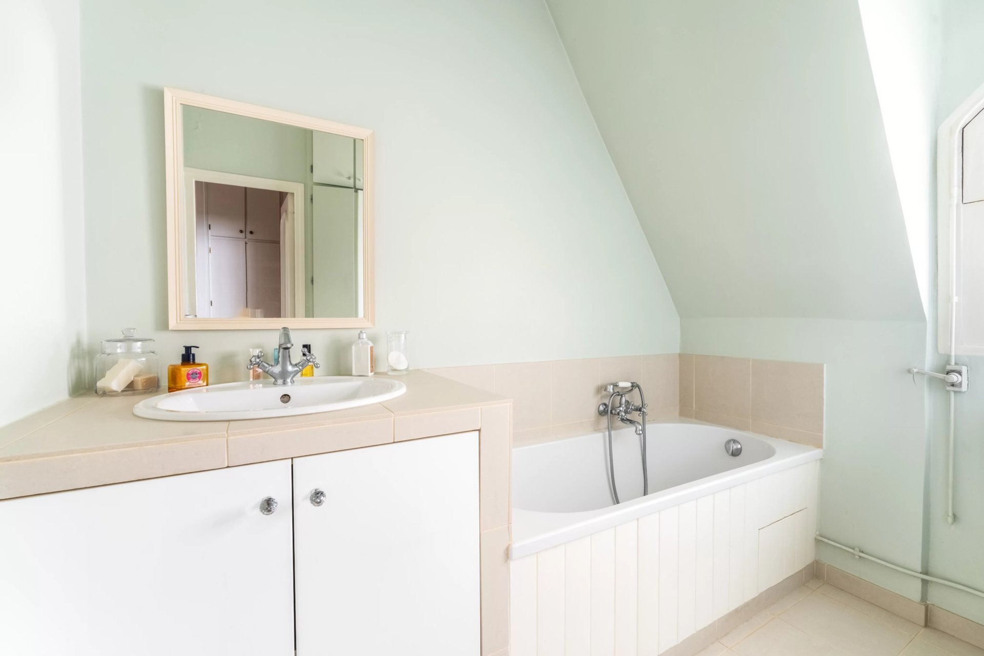 2 Bedroom Apartment/Flat's Image 6