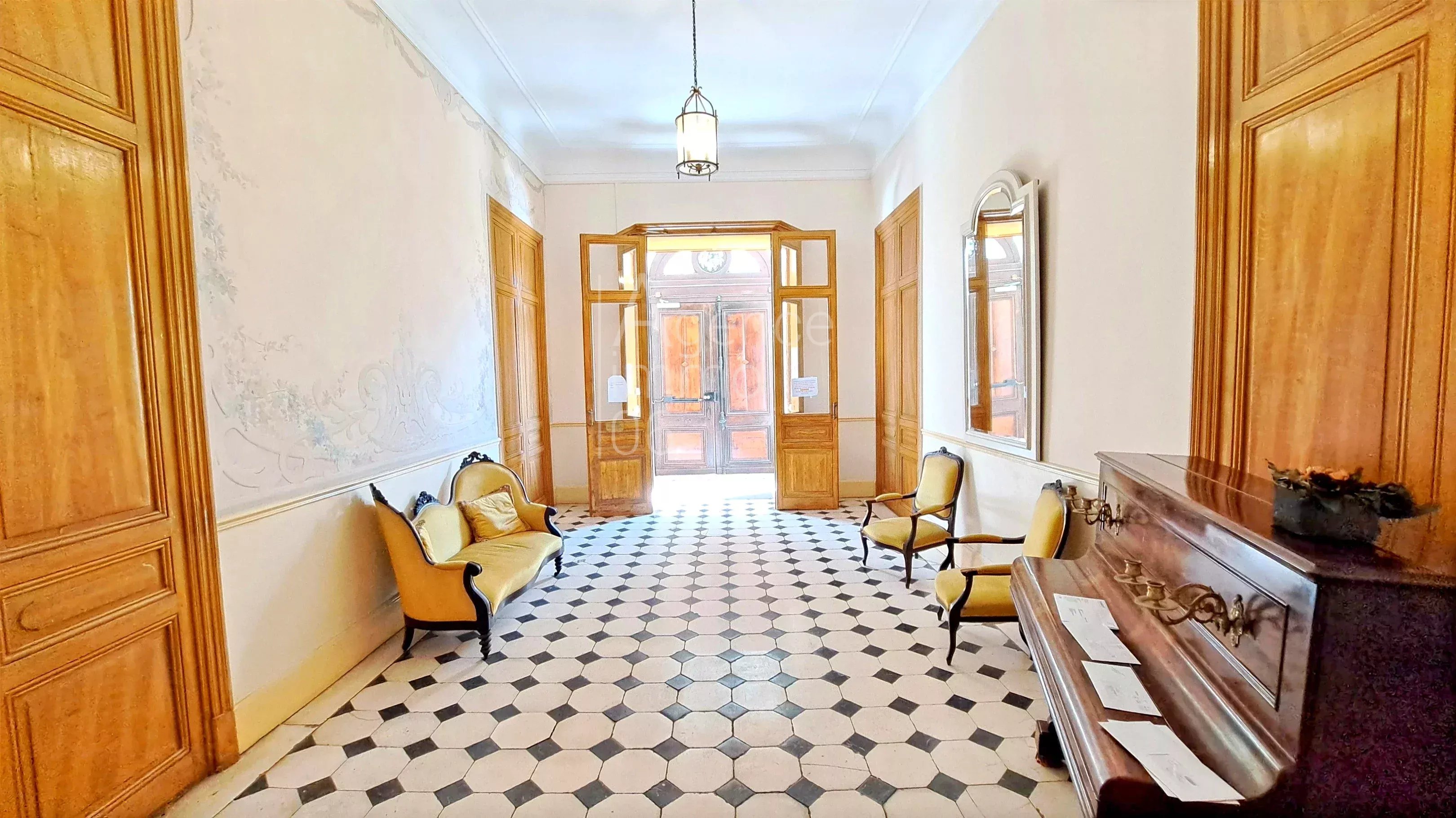 4-room apartment in a beautiful condominium