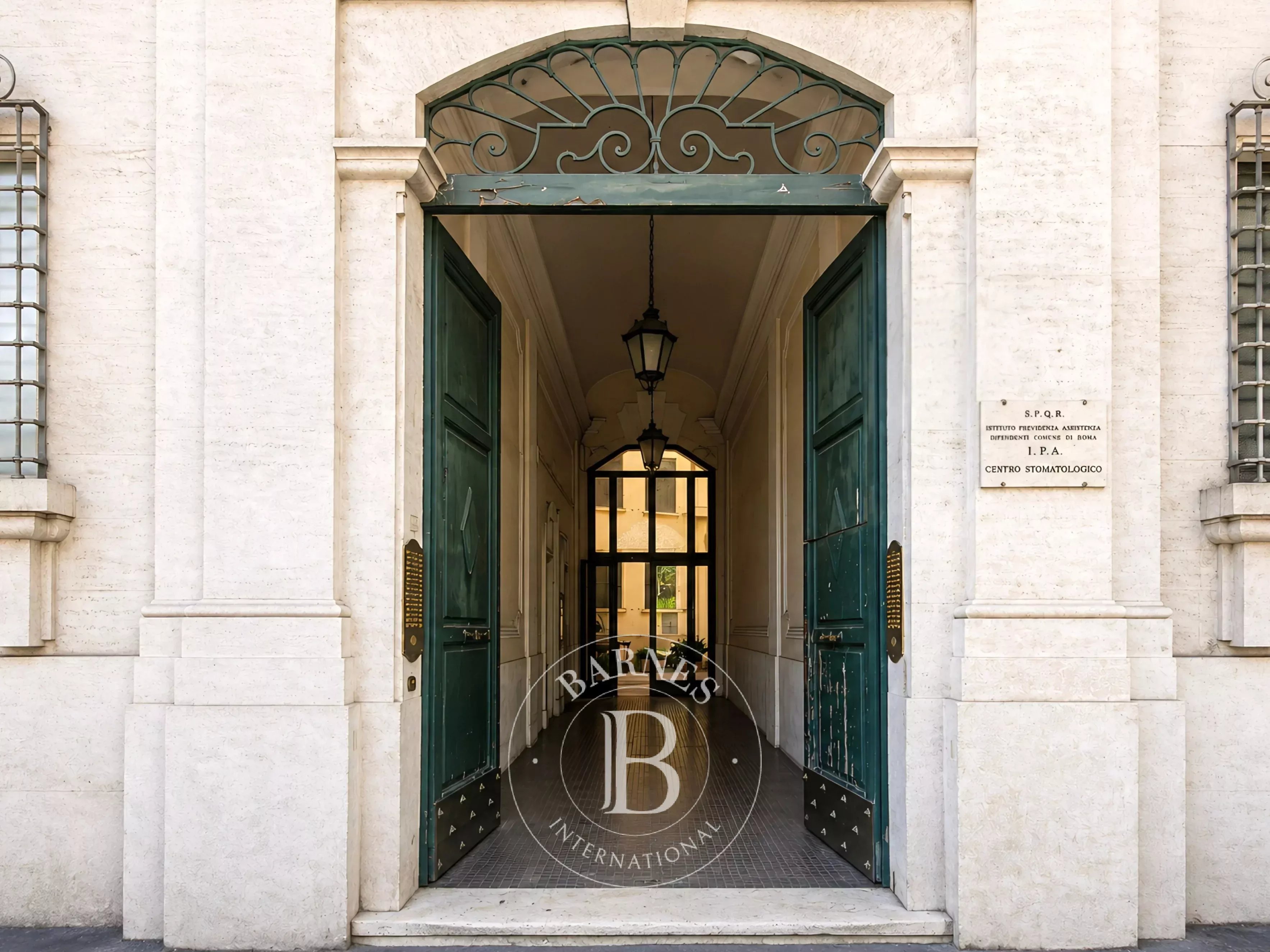 Roma  - Bureaux 13 Pi&egrave;ces - picture 4