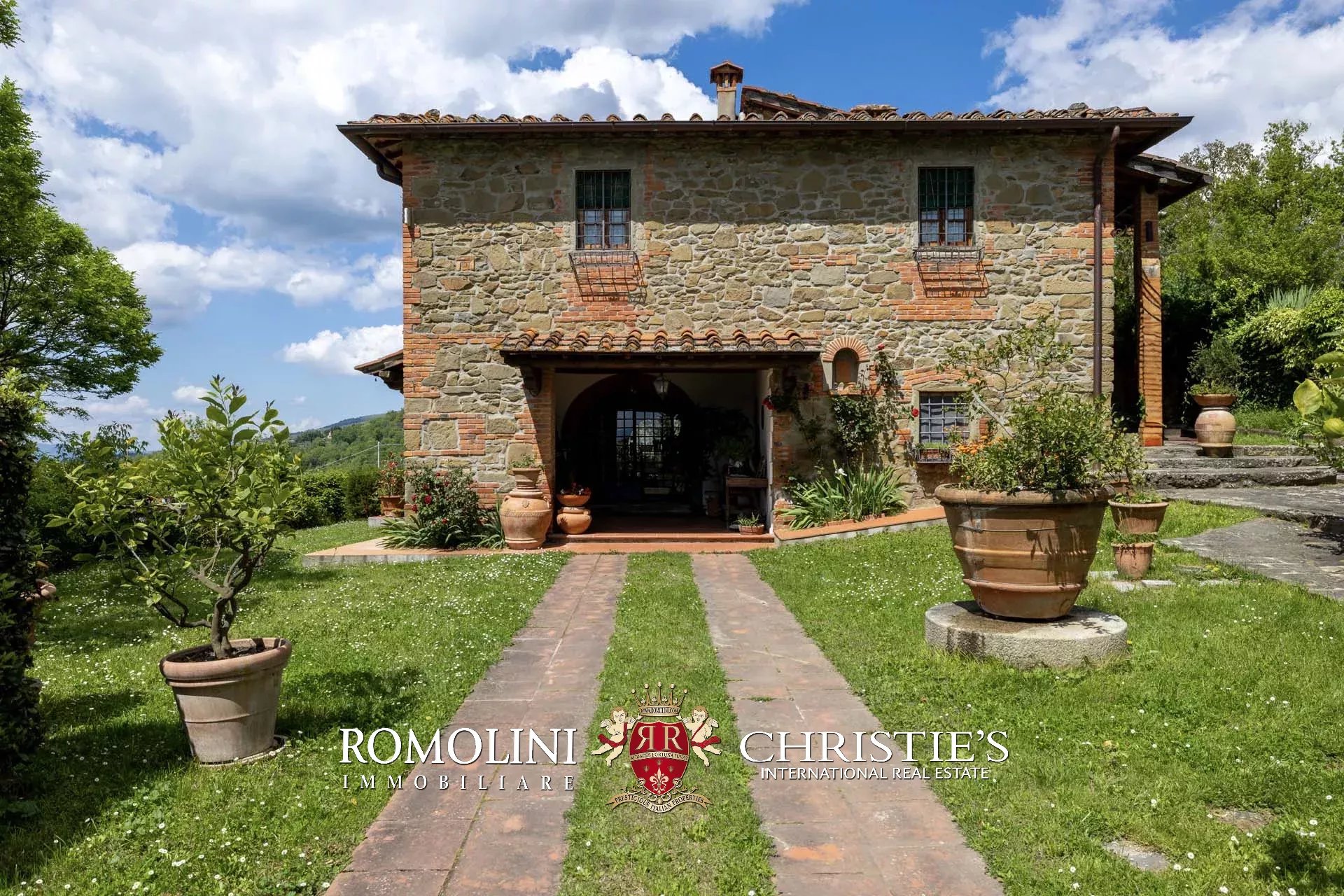 8 Bedroom Villa/Townhouse's Image 8