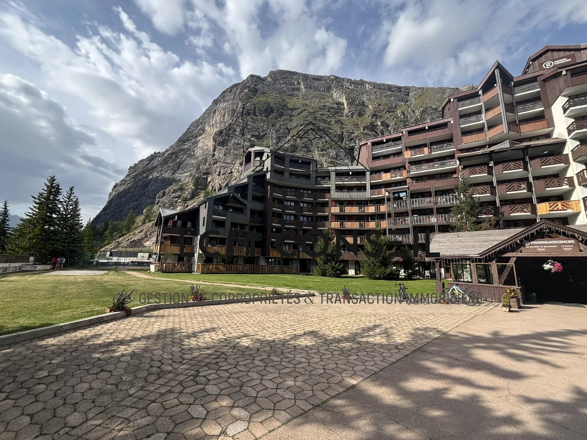 Agence immobilière de 