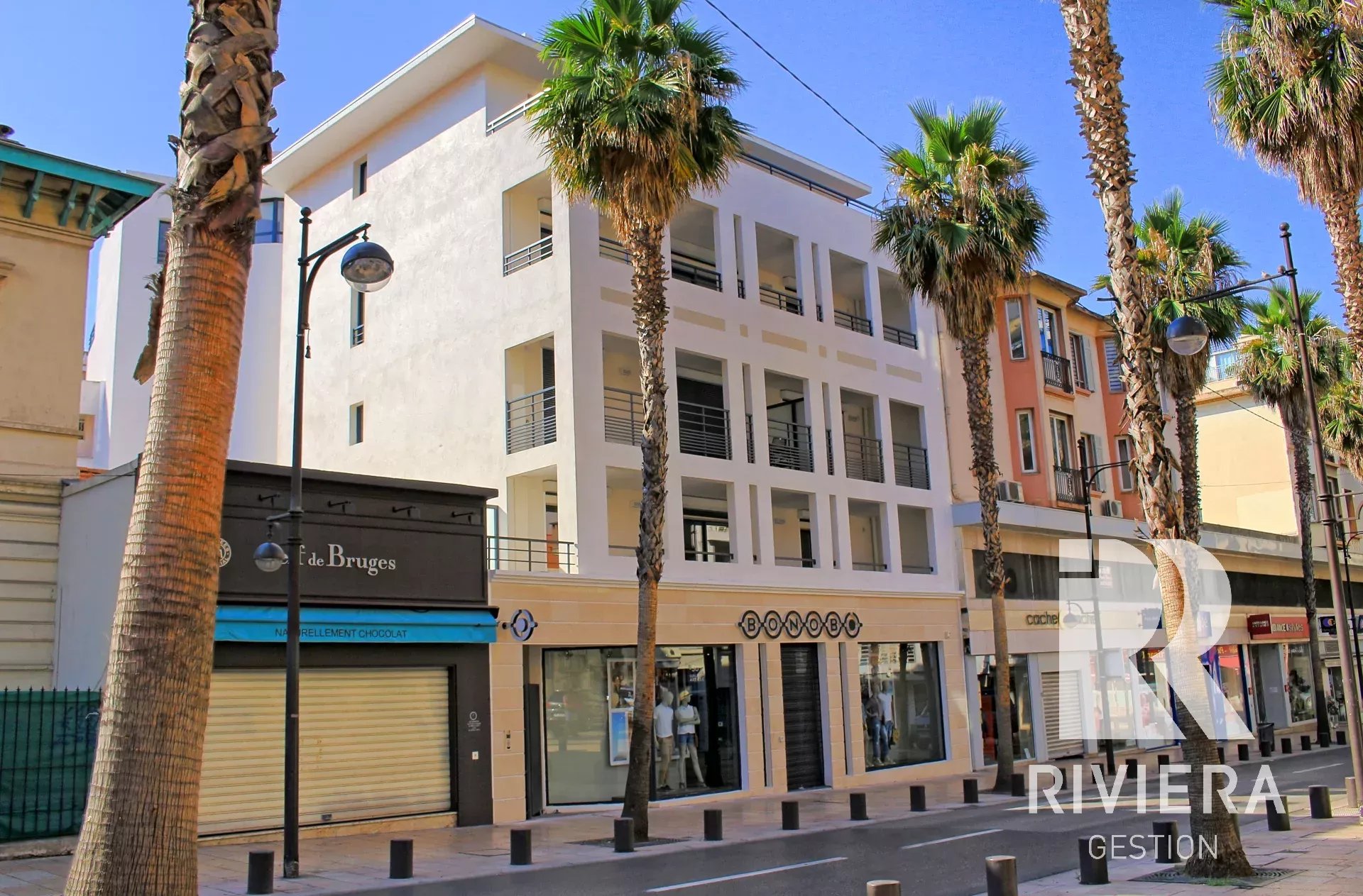 Agence immobilière de 