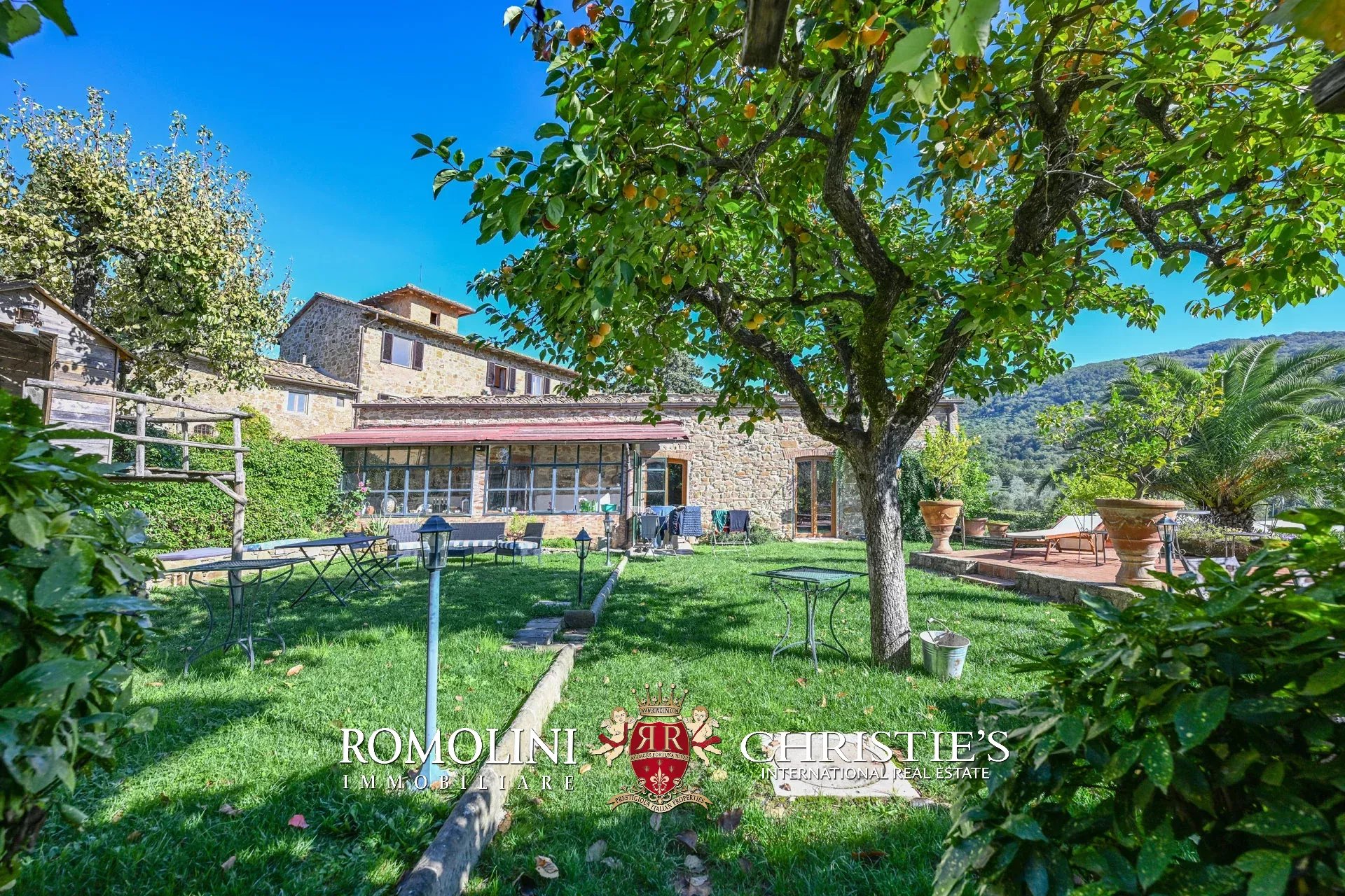 17 Bedroom Vineyard's Image 30