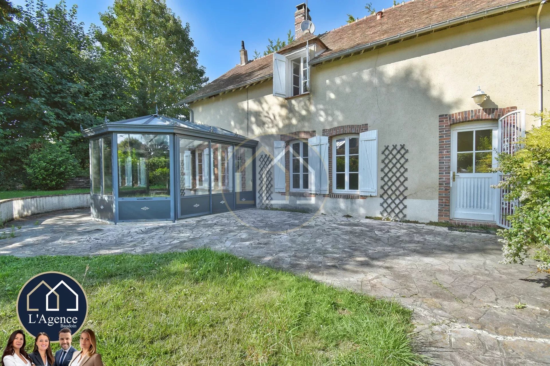 🏡 MAISON ANCIENNE RENOVÉE, PLEINE DE CHARME - 146 m², 3 CHAMBRES, JARDIN EXPOSÉ SUD, VERANDA ET CARPORT 🌳