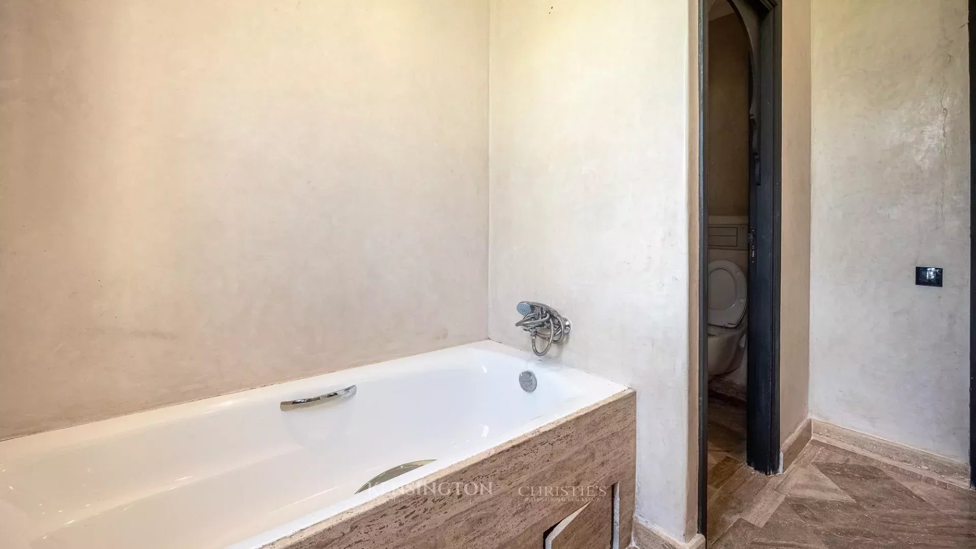 4 Bedroom Villa/Townhouse's Image 17