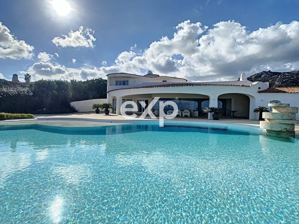 Villa moderna a Porto Cervo con vista mare panoramica - Ampie zone giorno, piscina e spa
