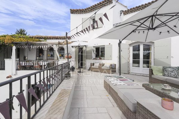 Close to Saint-Paul-de-Vence - Charming modern provencal property — photo 2