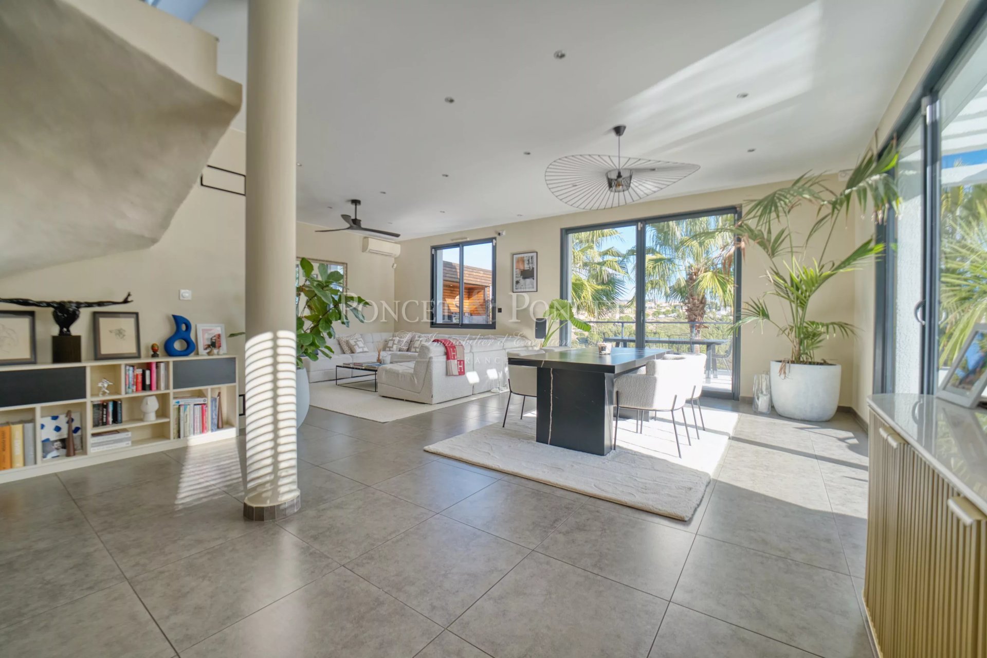 4 Bedroom Villa/Townhouse's Image 6