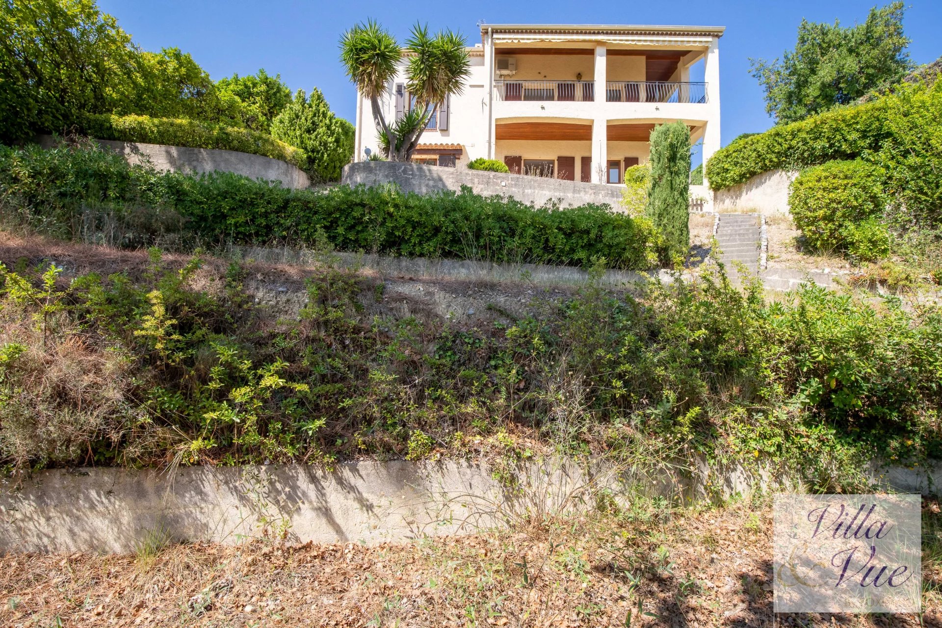 In Costa Azzurra, a Saint Paul de Vence, villa 3 appartamenti, calma assoluta, dominante, bella vista mare