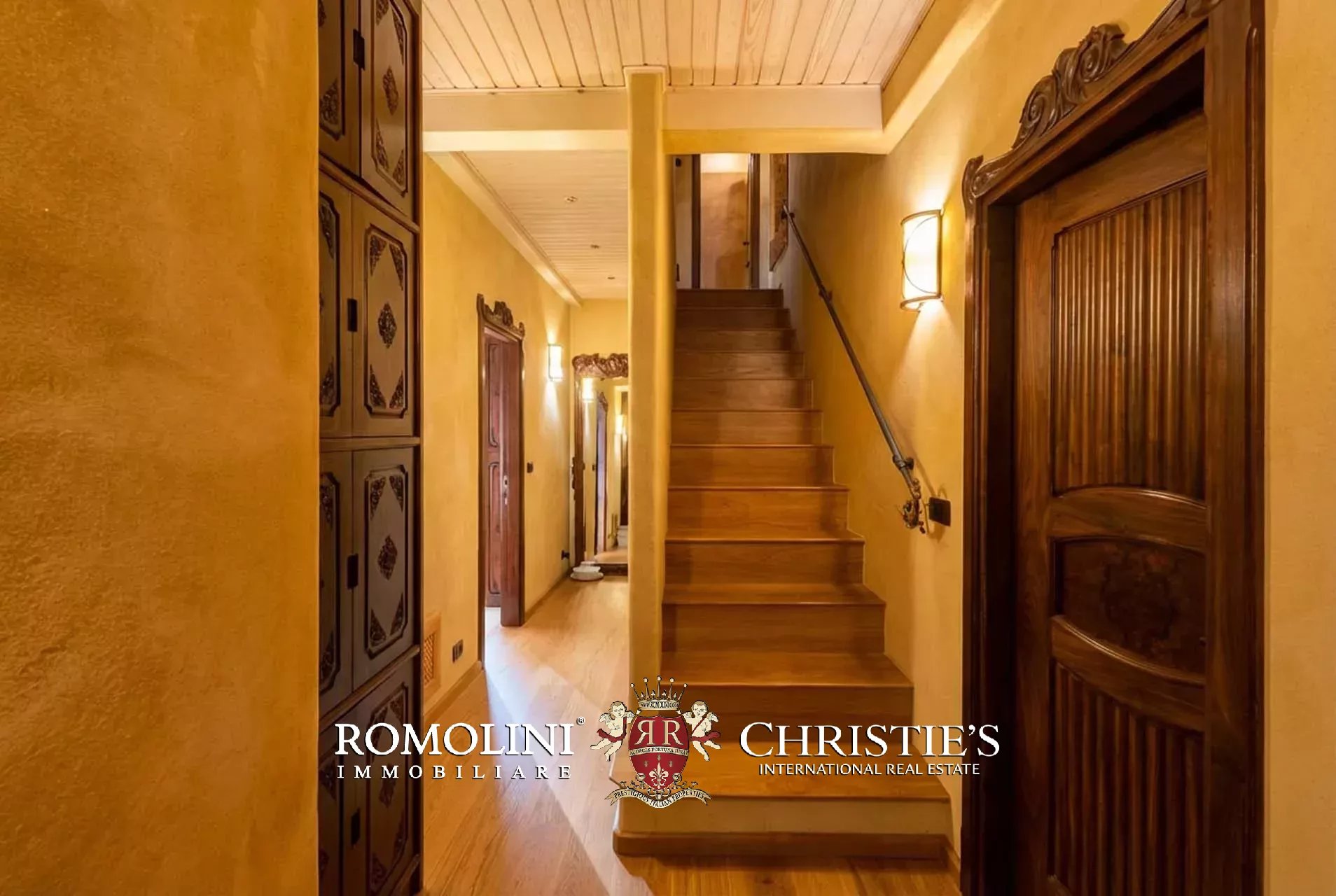 5 Bedroom Villa/Townhouse's Image 41