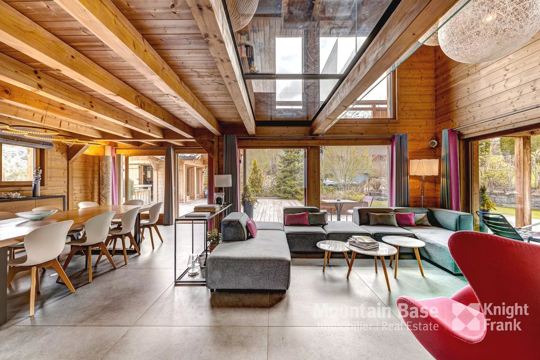 Photo of Beautifully finished 5 bedroom chalet with independent apartment in Les Houches