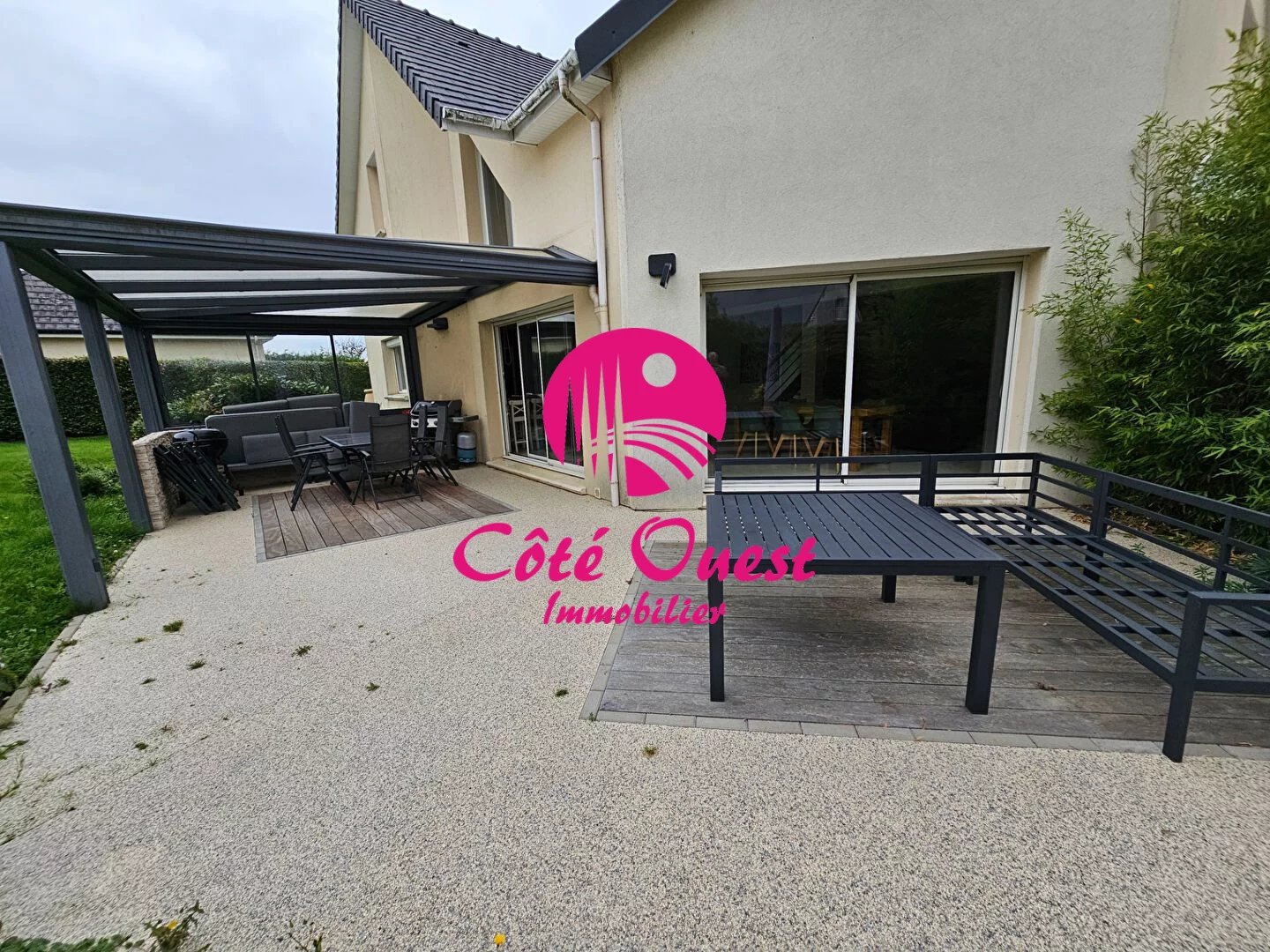 MAISON CONTEMPORAINE CAUVILLE SUR MER - 8 pièce(s) - 200 m2