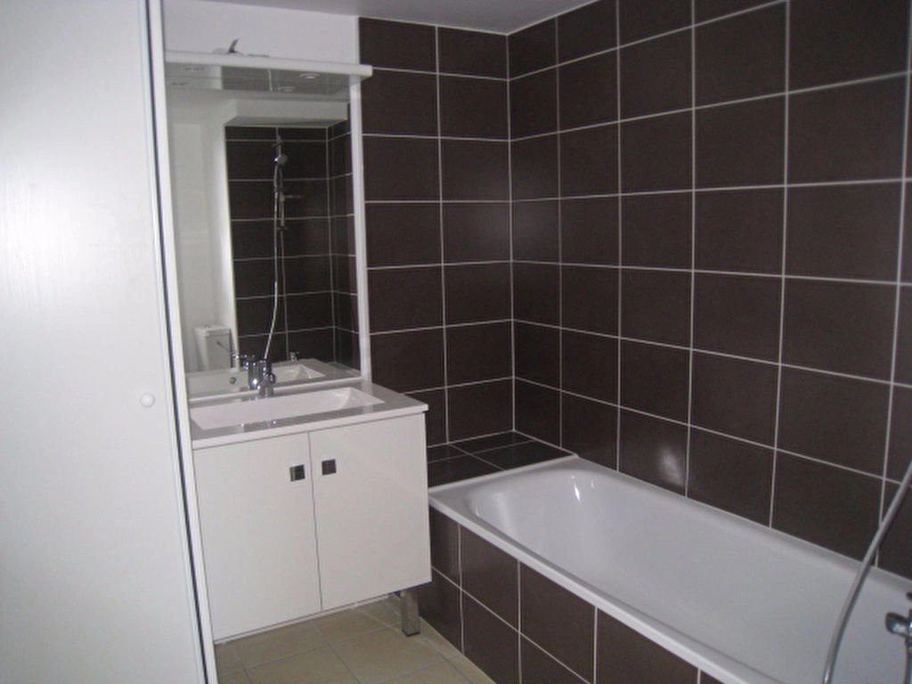 481535 Location Villeurbanne