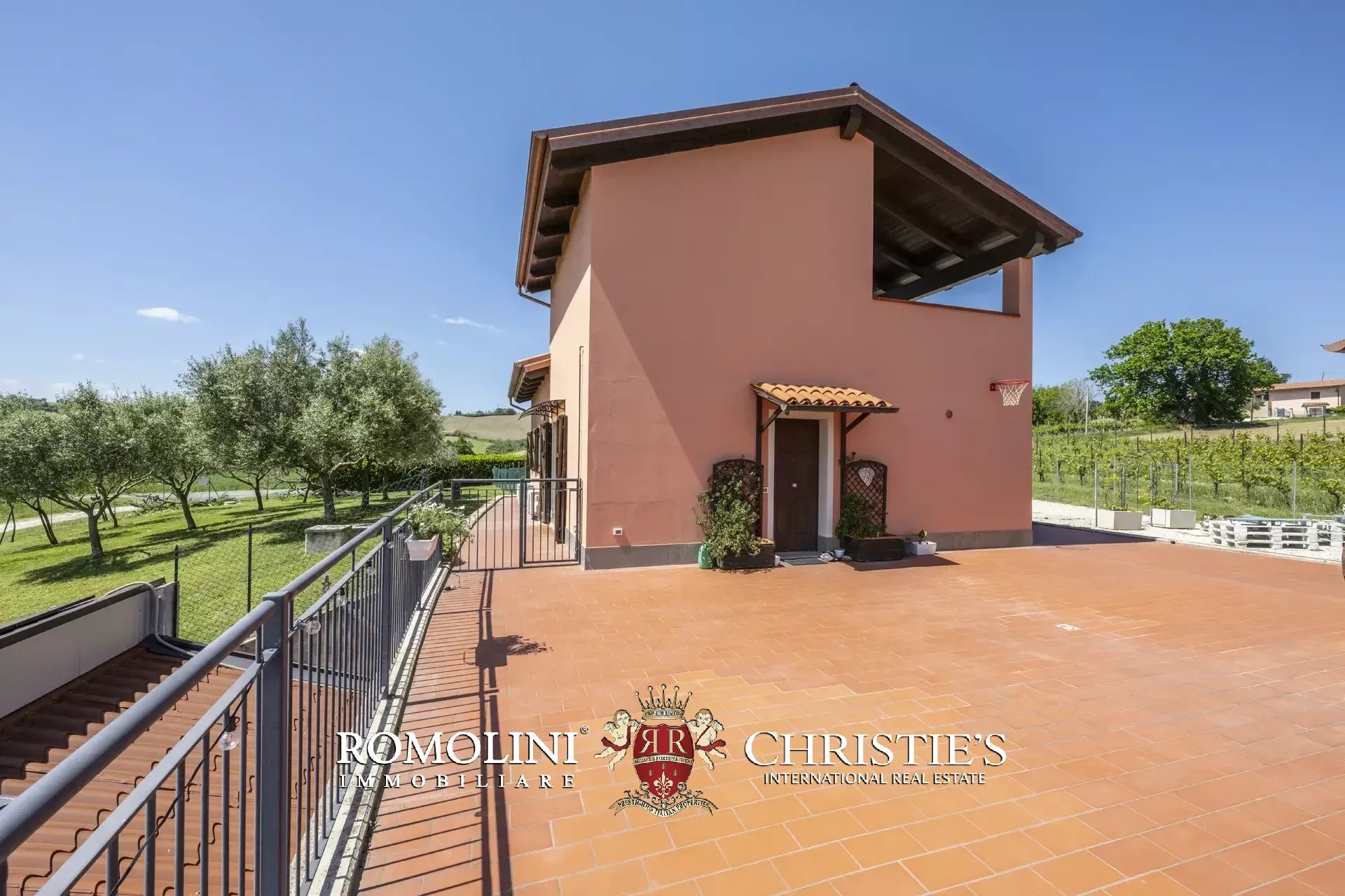 5 Bedroom Vineyard's Image 25
