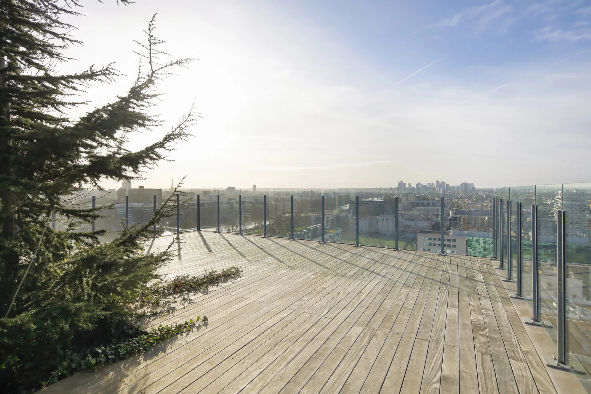 Un penthouse unique avec toit-terrasse et vue à 360°