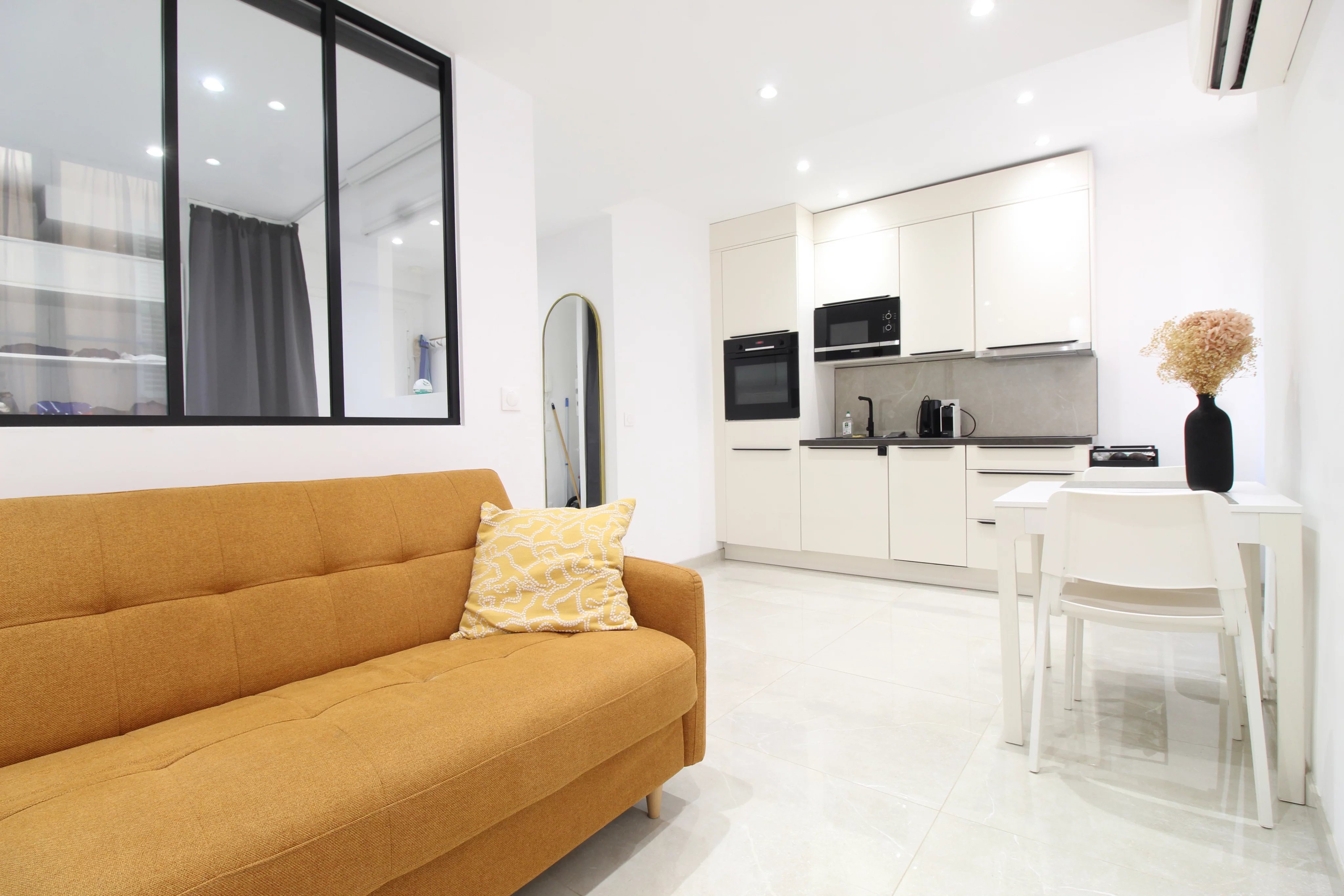 Agence immobilière de AZUR LOC INVEST