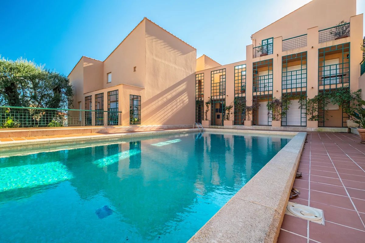 Appartement rénové d'une chambre avec grande terrasse orientée au sud
