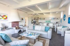 Saint-Paul-de-Vence: Exceptional Apartment in the Heart of the Village — photo 3 of 7