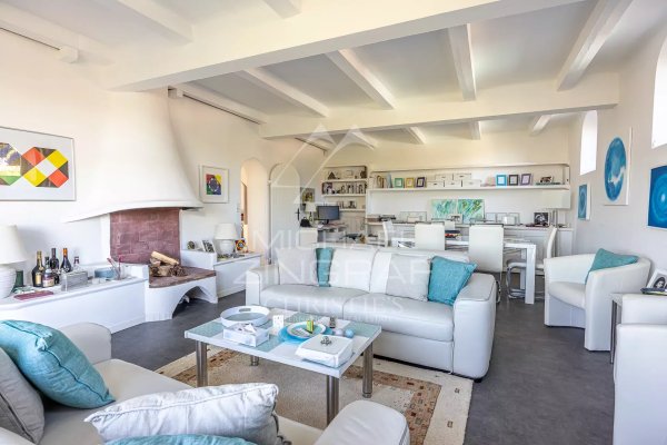 Saint-Paul-de-Vence: Exceptional Apartment in the Heart of the Village — photo 3
