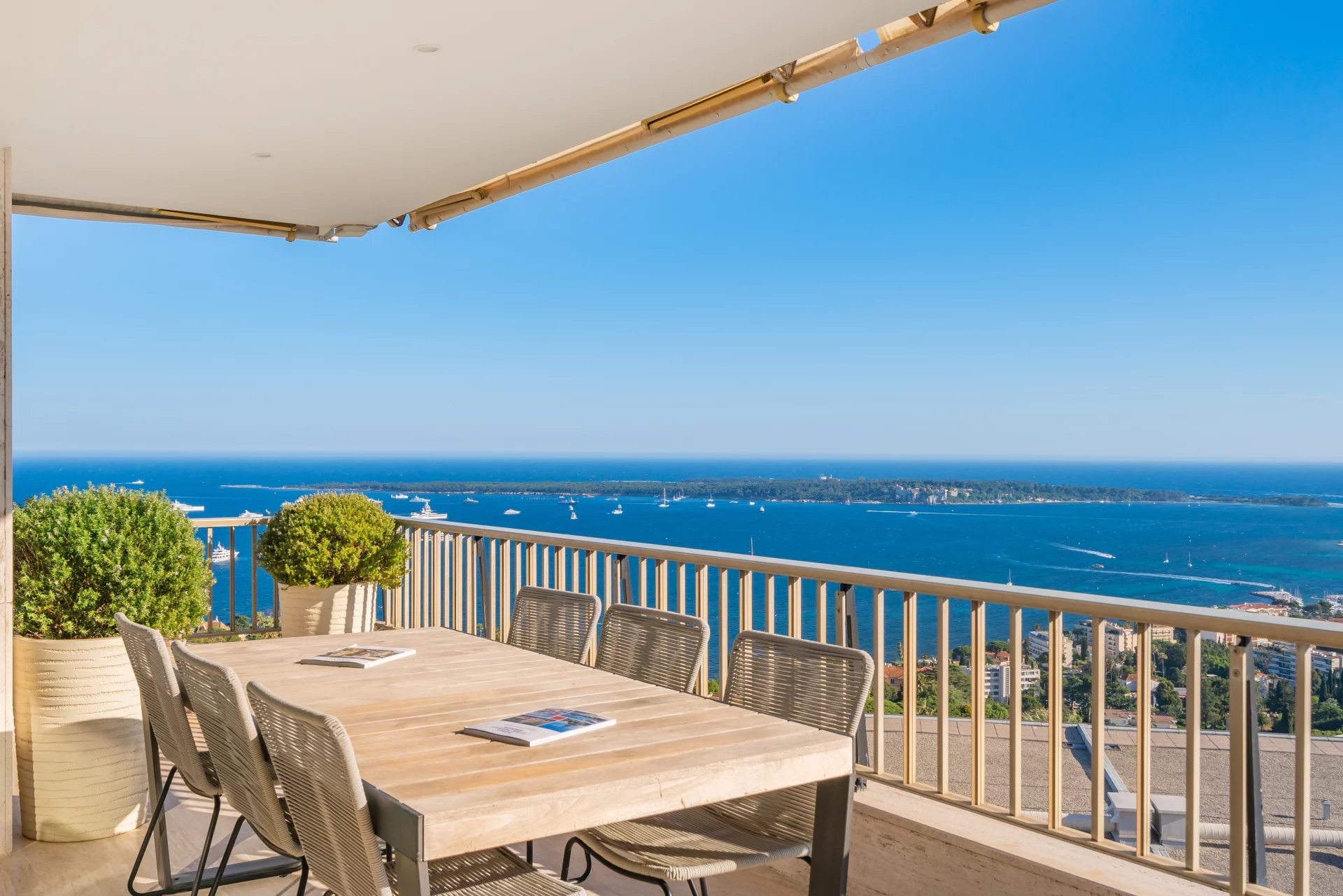 Cannes Californie - Appartement d'Exception avec Vue Mer Panoramique