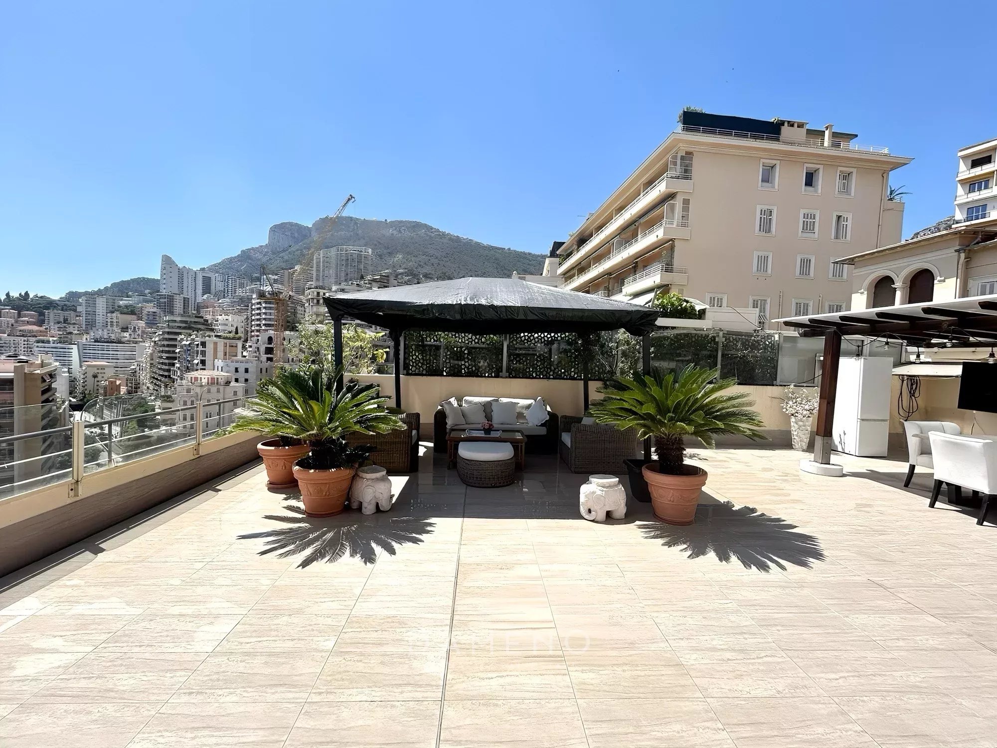 Penthouse d'exception avec grande terrasse avec vue sur le port - Rose de France