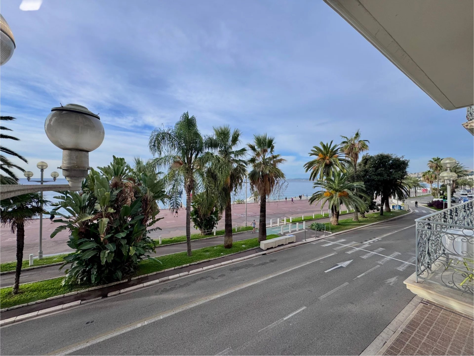 NICE - QUAI DES ÉTATS UNIS - Appartement deux pièces vue mer — photo 1