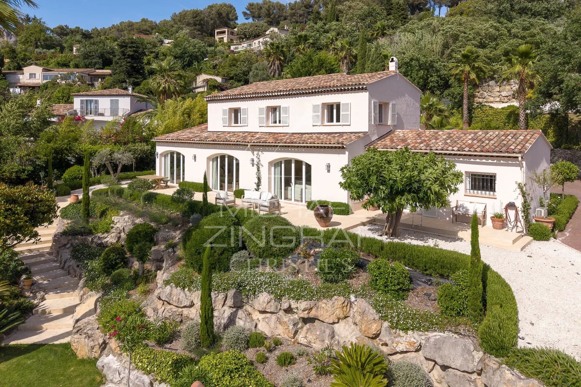 5 Bedroom Villa/Townhouse's Image 6