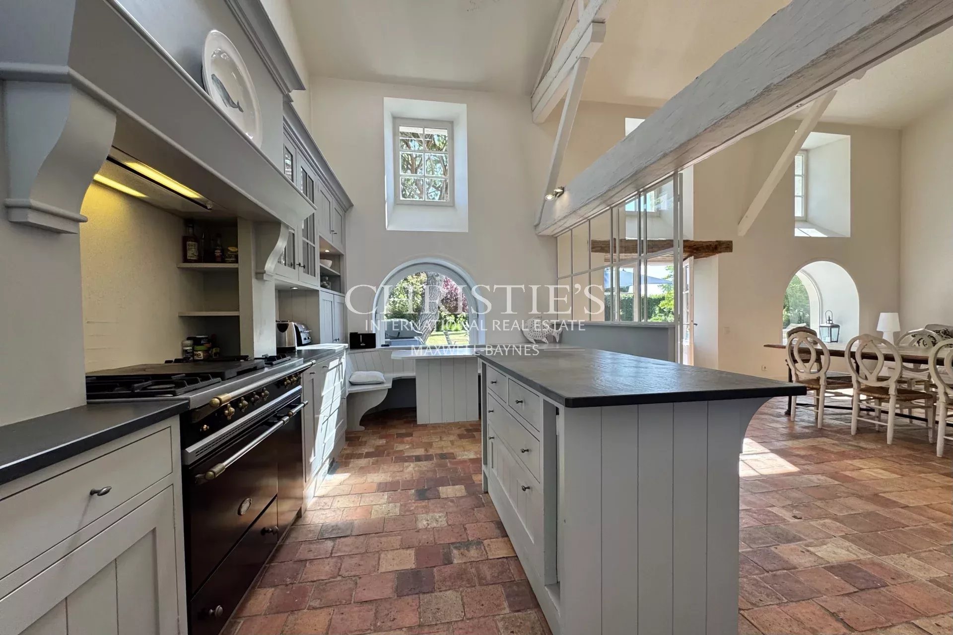 10 Bedroom Villa/Townhouse's Image 6