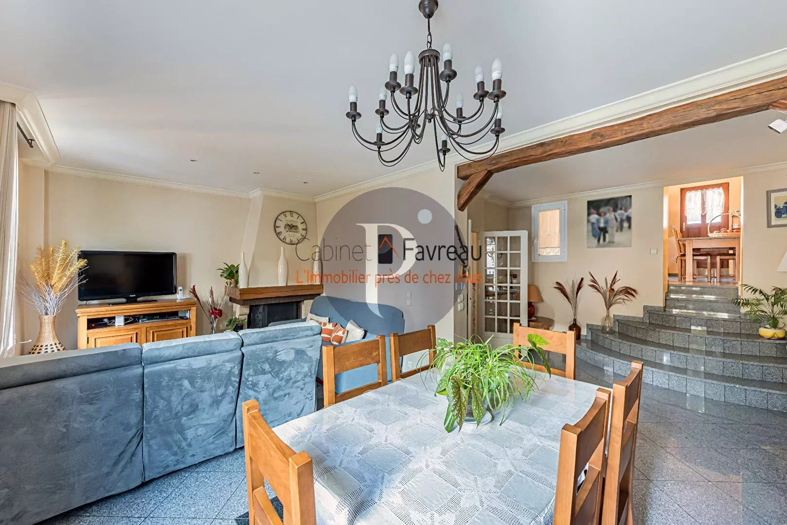 vente-maison-12-pieces-lhay-les-roses-86773525
