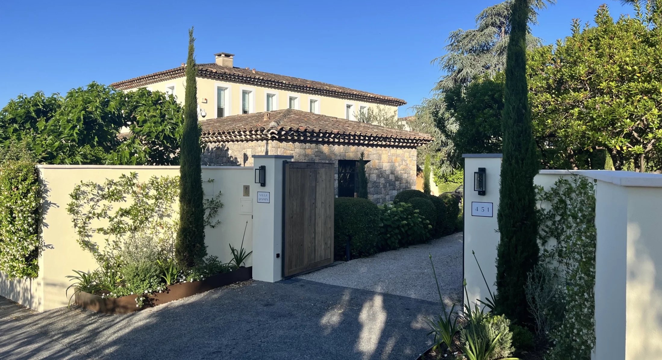 Proche Cannes - Villa provençale rénovée – 4 suites – Piscine chauffée