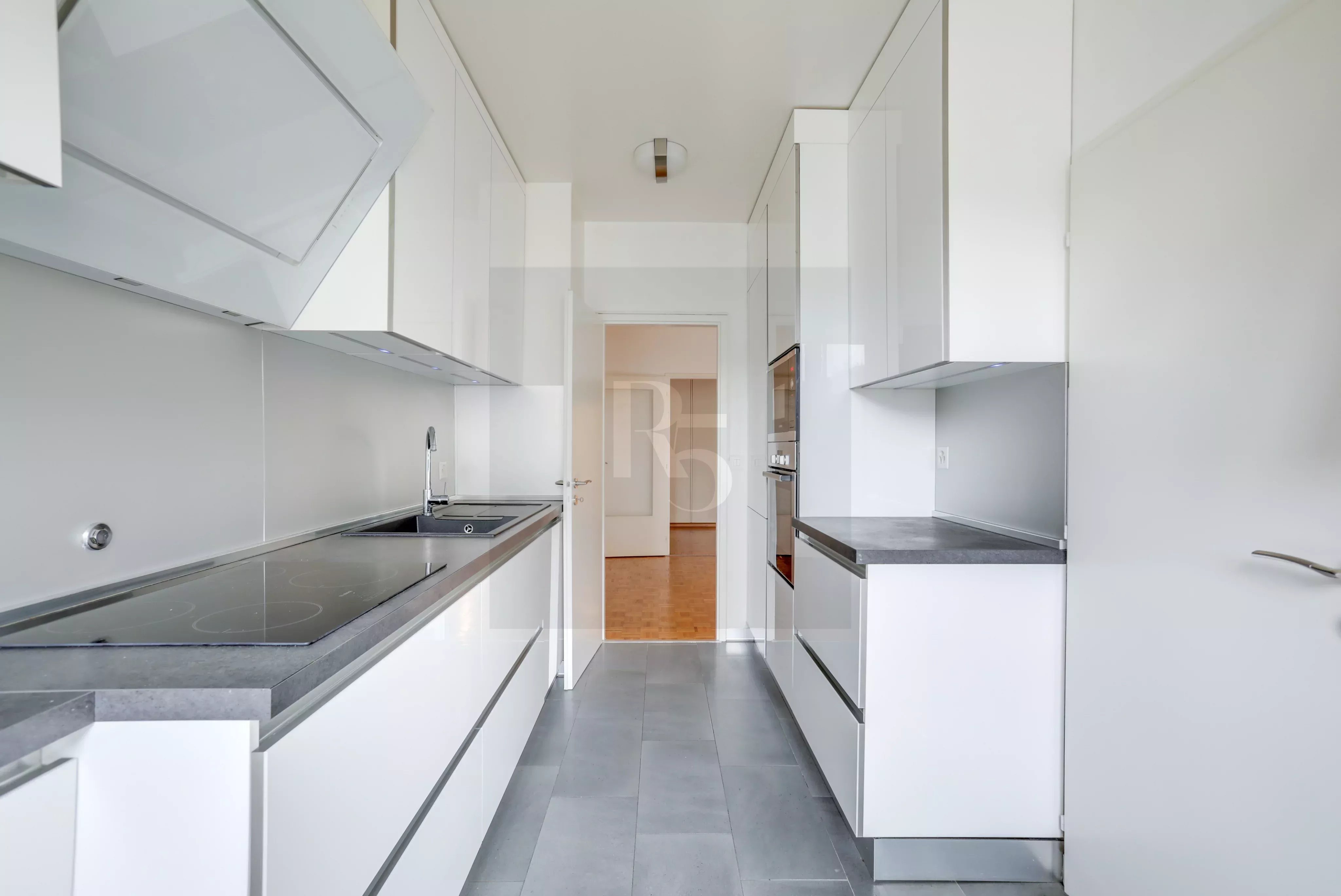 Superb 4-room apartment in Plainpalais — photo 1
