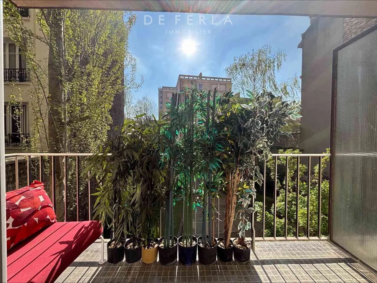 Tombe Issoire - Studio lumineux avec balcon - Paris XIVème