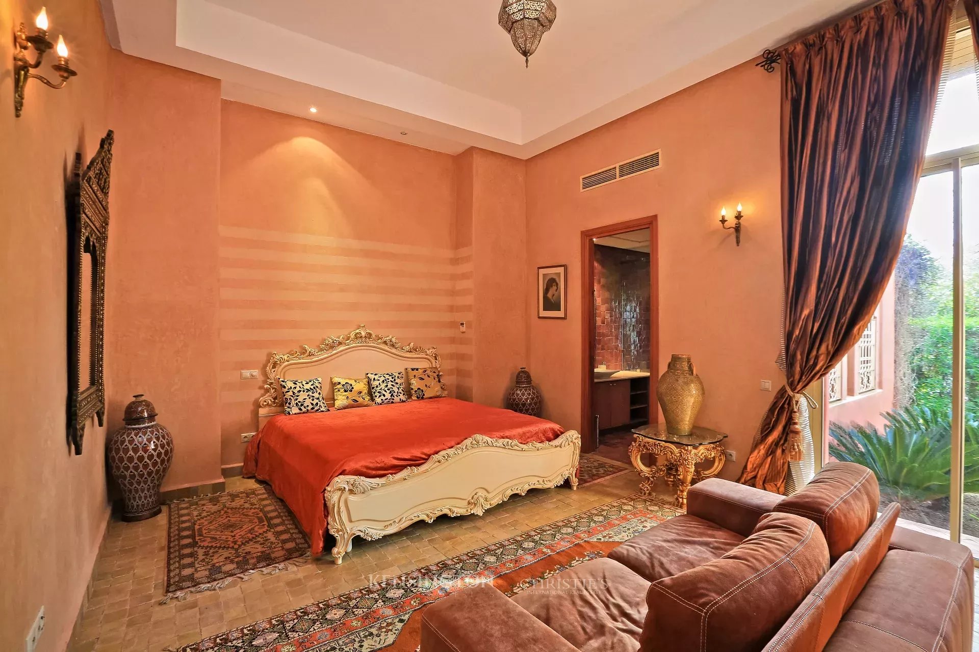 4 Bedroom Villa/Townhouse's Image 14