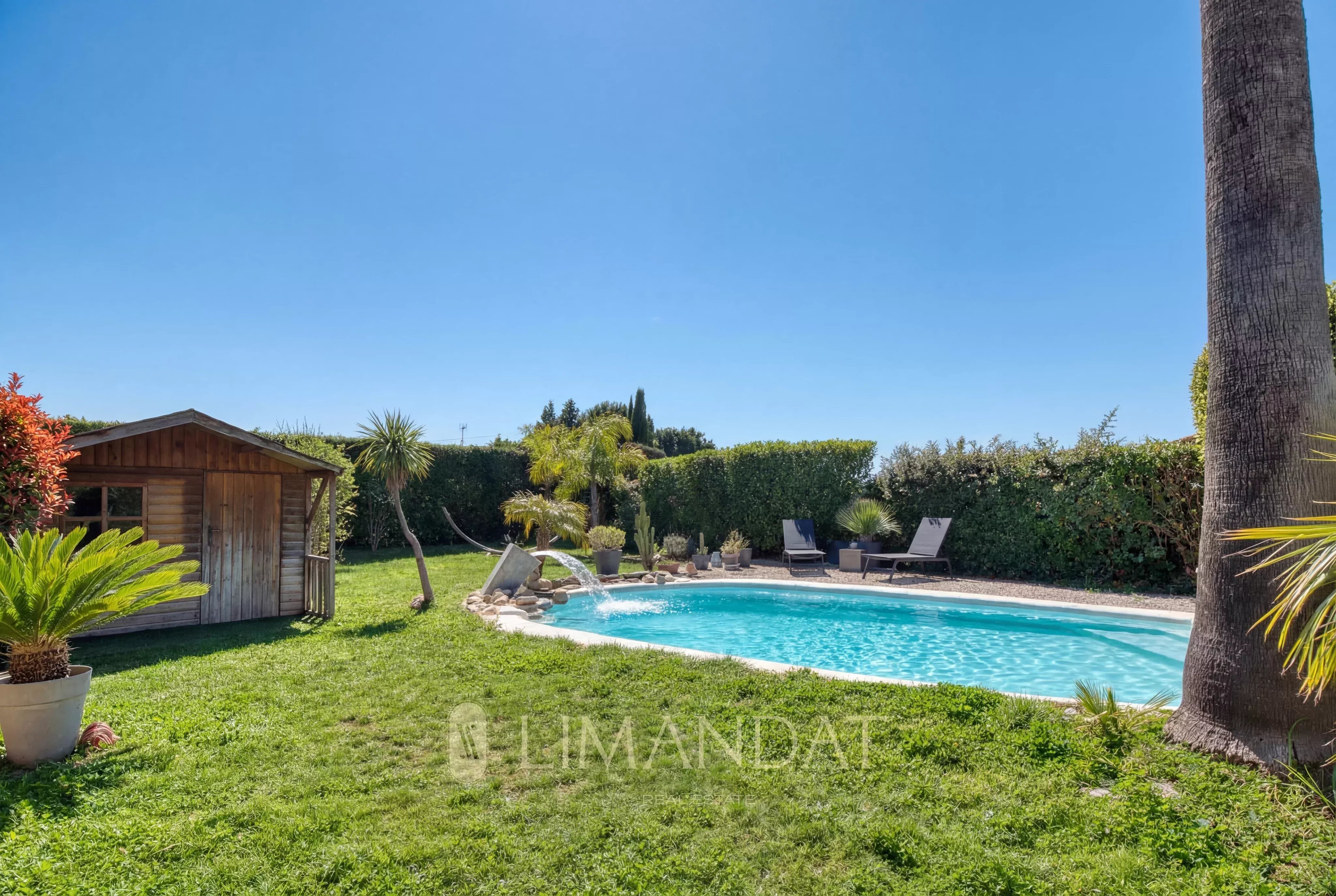 Nice Crémat – Renovated single-story villa with a pool in the hills of Nice