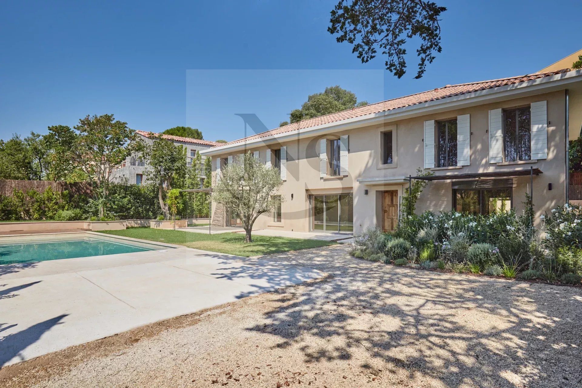 AIX-EN-PROVENCE / NEW ARCHITECT'S VILLA IN THE CITY CENTER ON FOOT