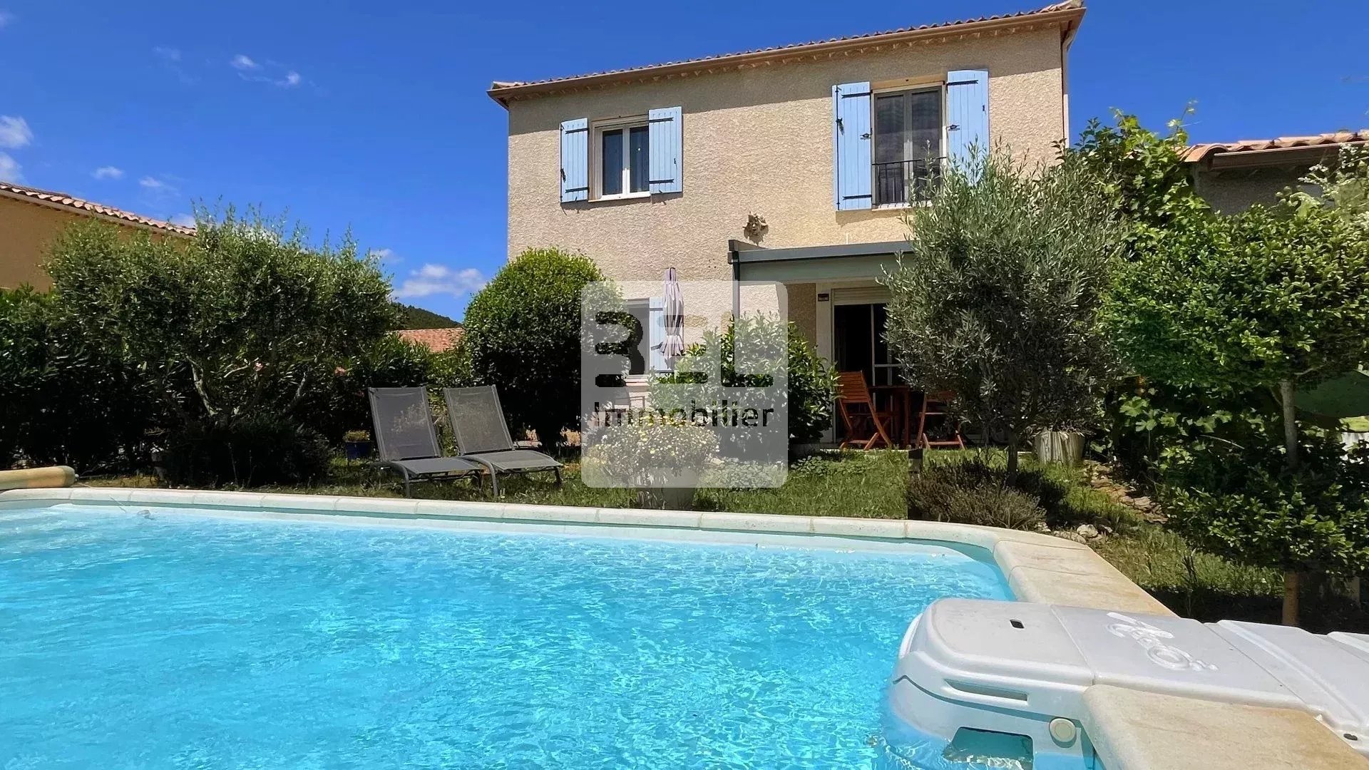 MAISON A LAUDUN AVEC PISCINE