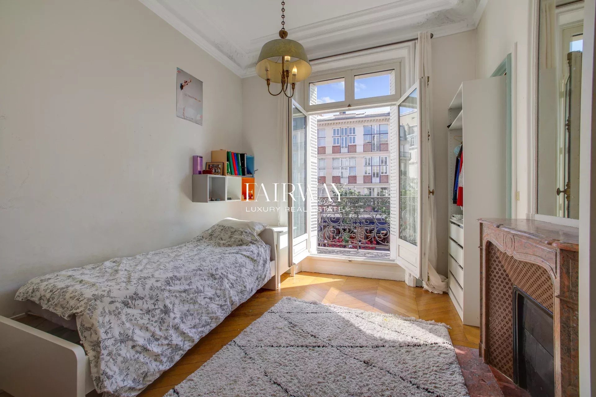 Appartement familial de standing de 213m² avec 5 chambres dans le 8ème arrondissement de Paris