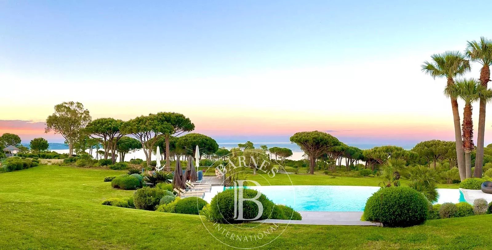 RAMATUELLE - EXCLUSIVE PROPERTY - SEA VIEW - PISCINE - TENNIS