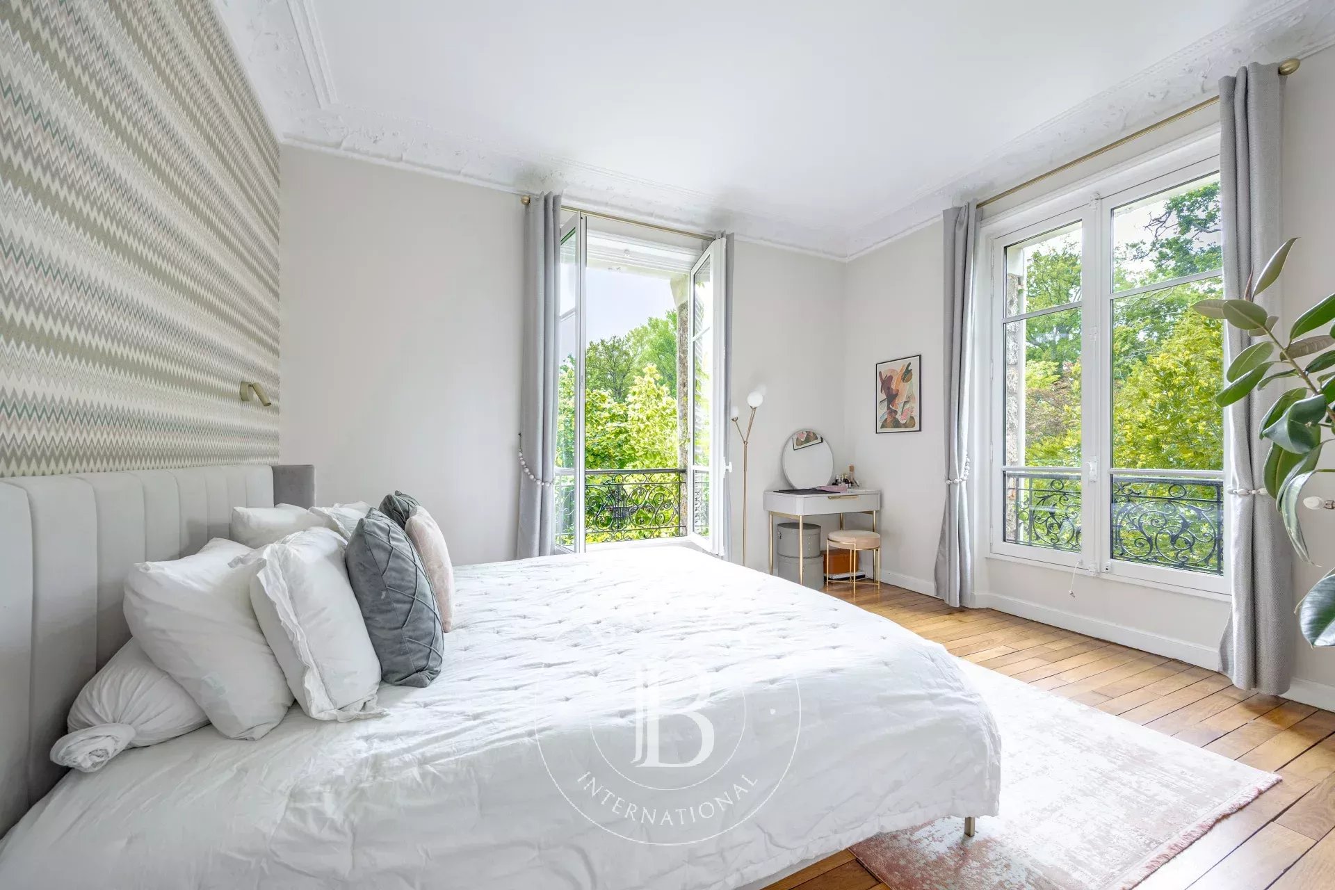 Vaucresson  - House 5 Bedrooms - picture 11