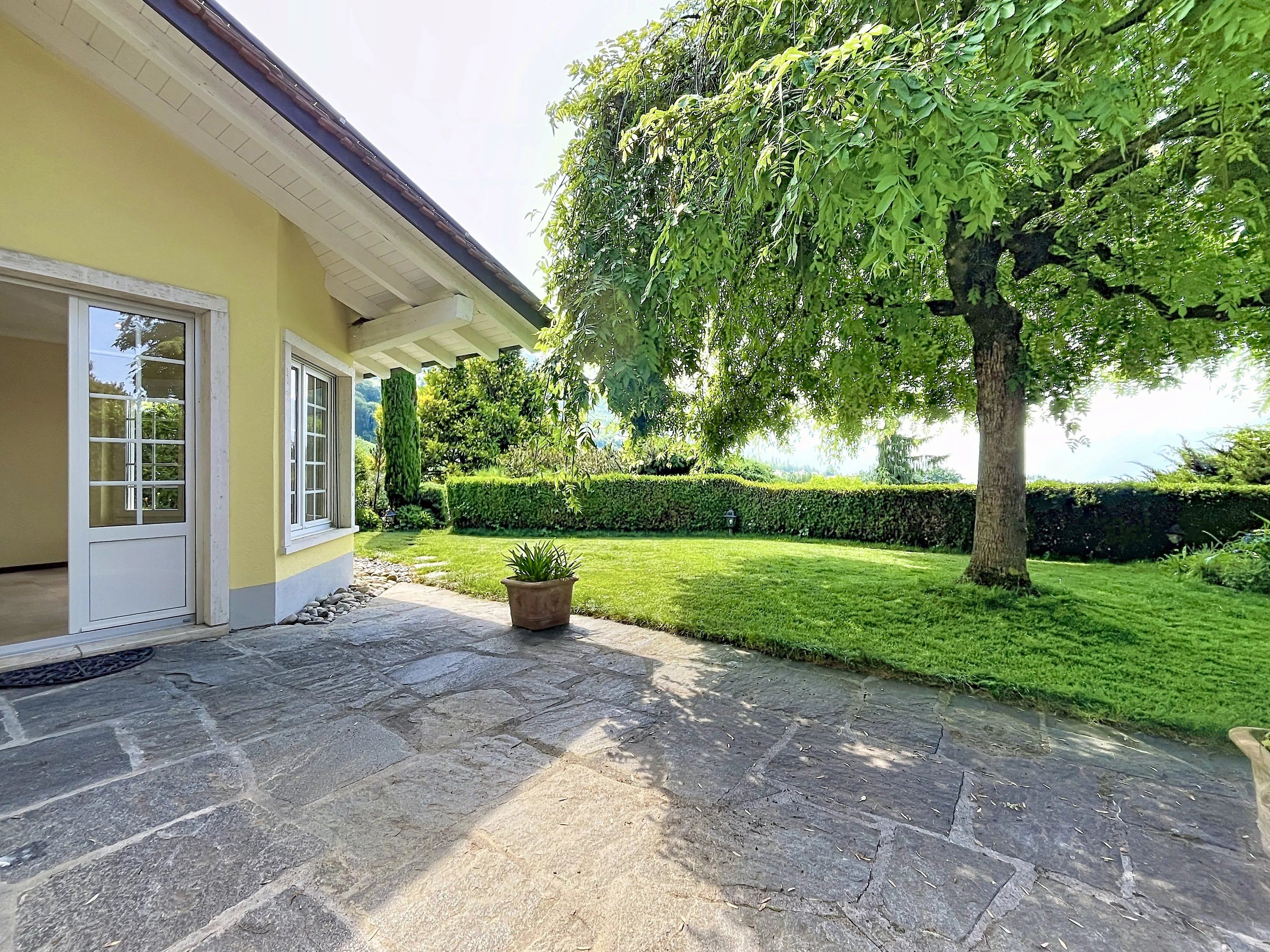 Maison au calme avec jardin et vue sur le Lac