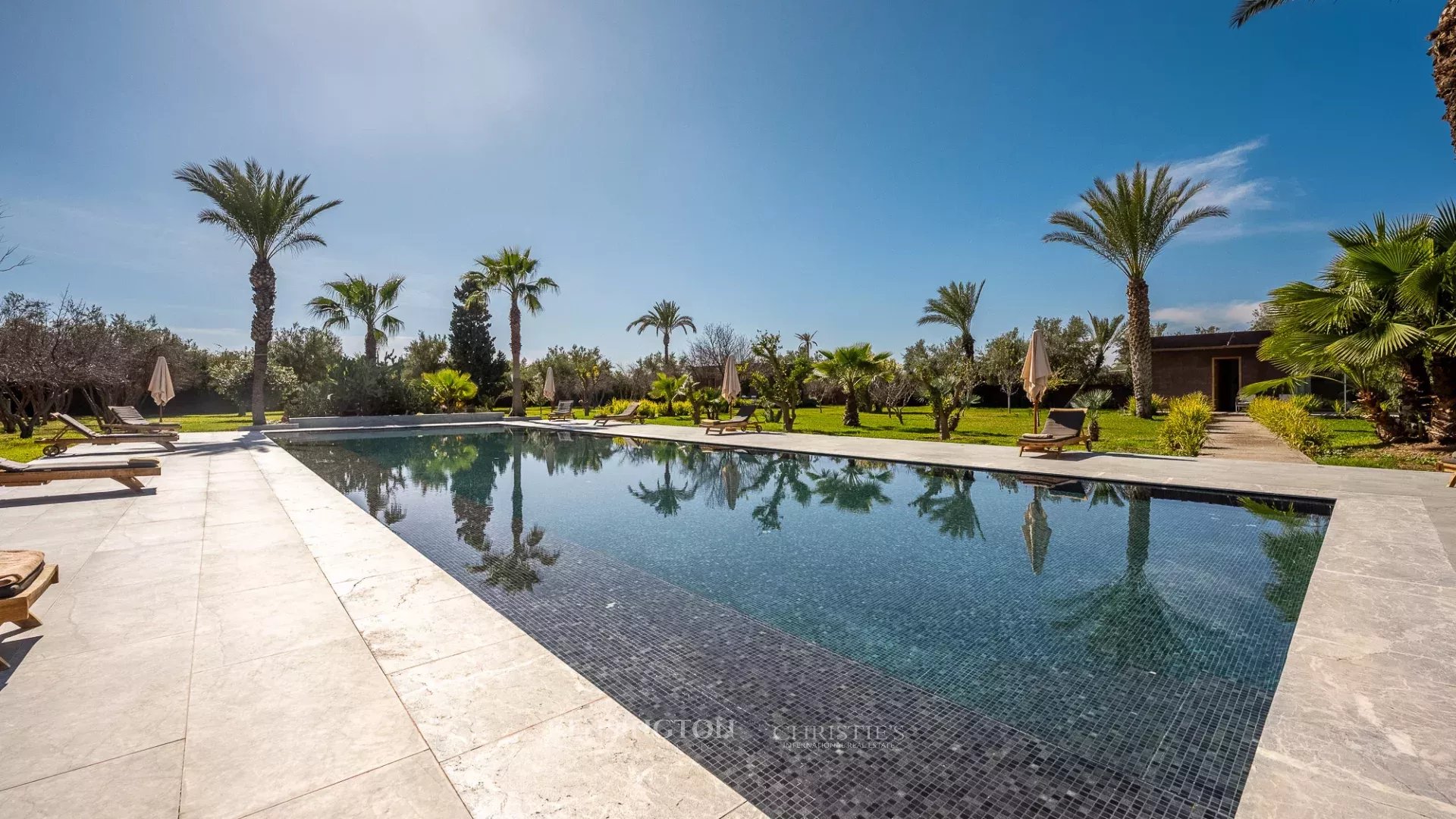 9 Bedroom Villa/Townhouse's Image 37