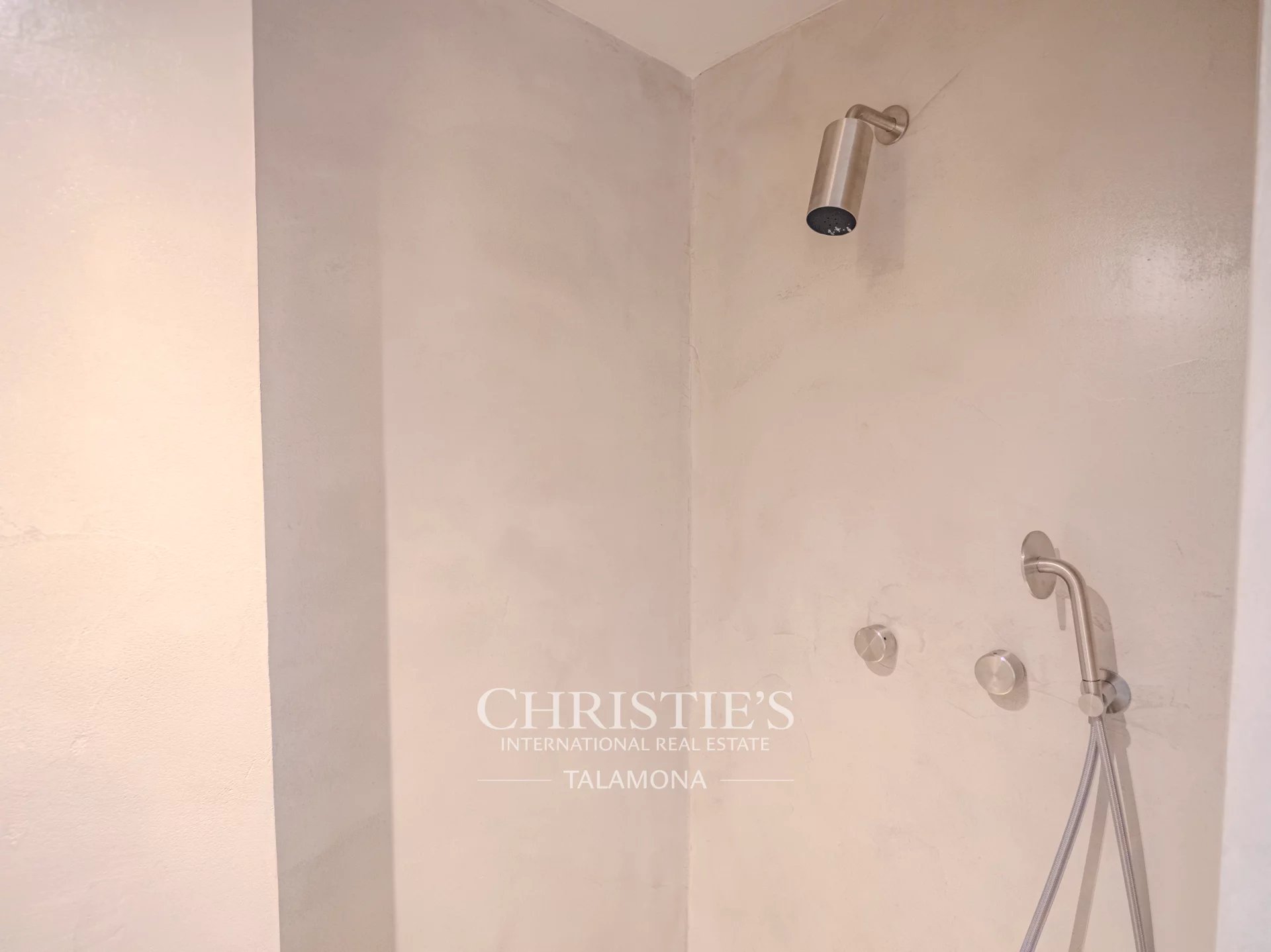 4 Bedroom Villa/Townhouse's Image 44