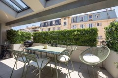NICE City Center – Modern duplex apartment in a bourgeois building with a large terrace — photo 4 of 7
