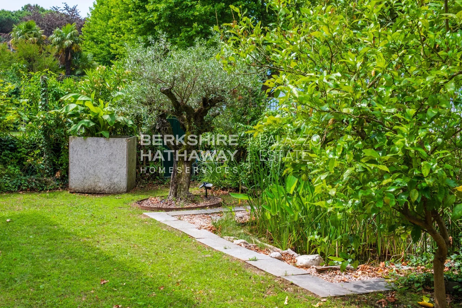 Villa in Laveno-Mombello - Image 5
